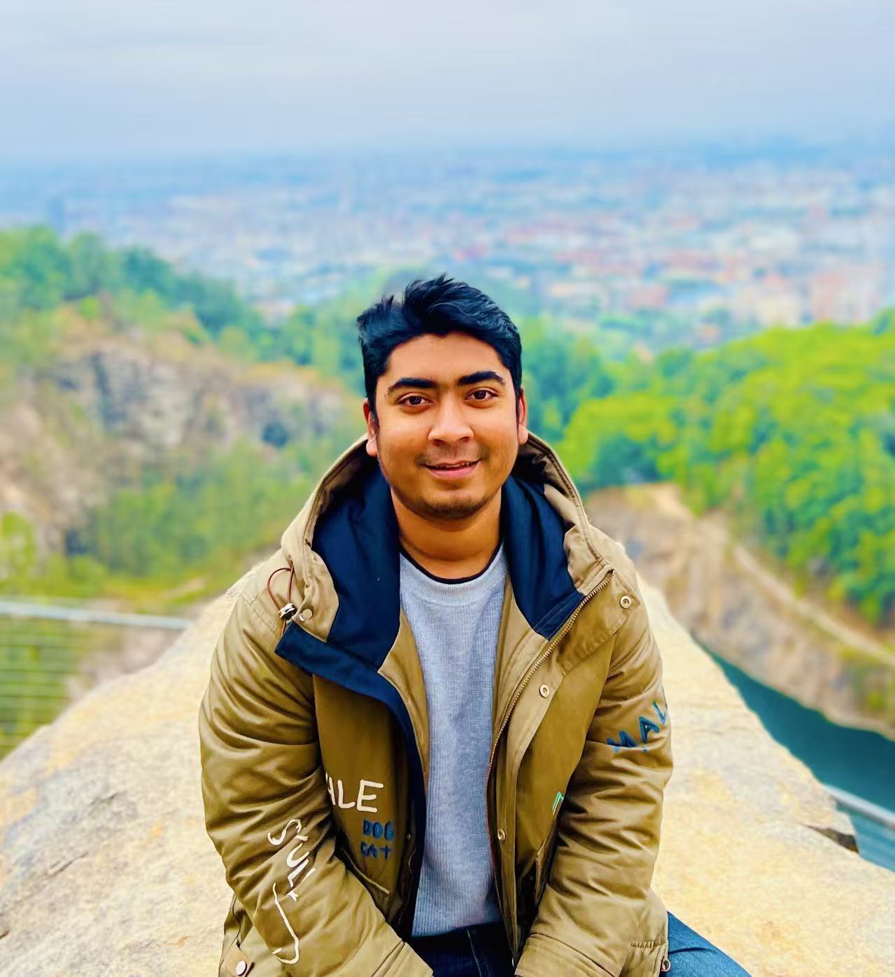 Noman Ahmed (罗曼)